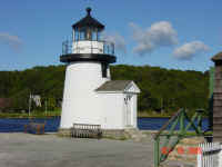 Coast Guard Reunion Oct 2005 077.jpg (91090 bytes)