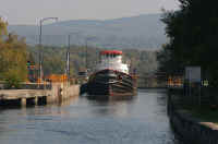 Erie Canal 10-6-05 VonRiedel 049-2.jpg (100526 bytes)