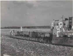 Icebreaking Detail3.jpg (105599 bytes)