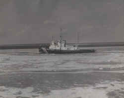 Icebreaking Detail7.jpg (81371 bytes)