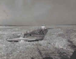 Icebreaking Detail8.jpg (101049 bytes)